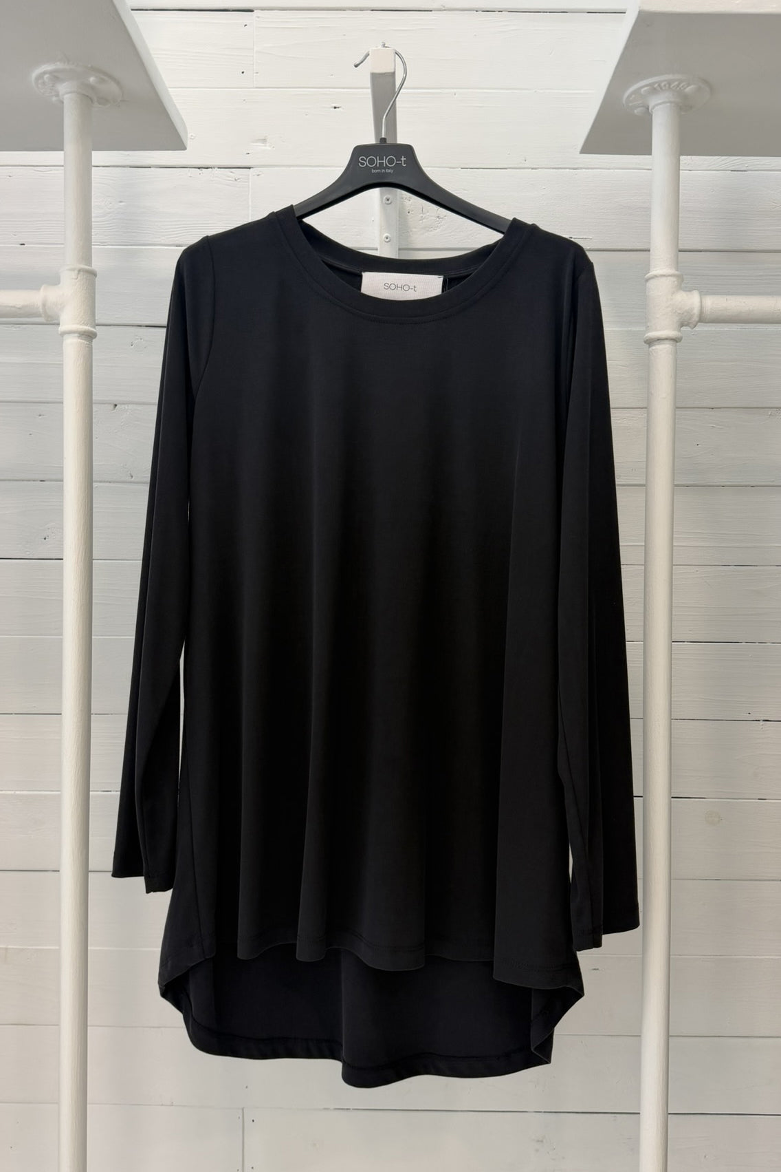 Maglia lunga con fondo asimmetrico