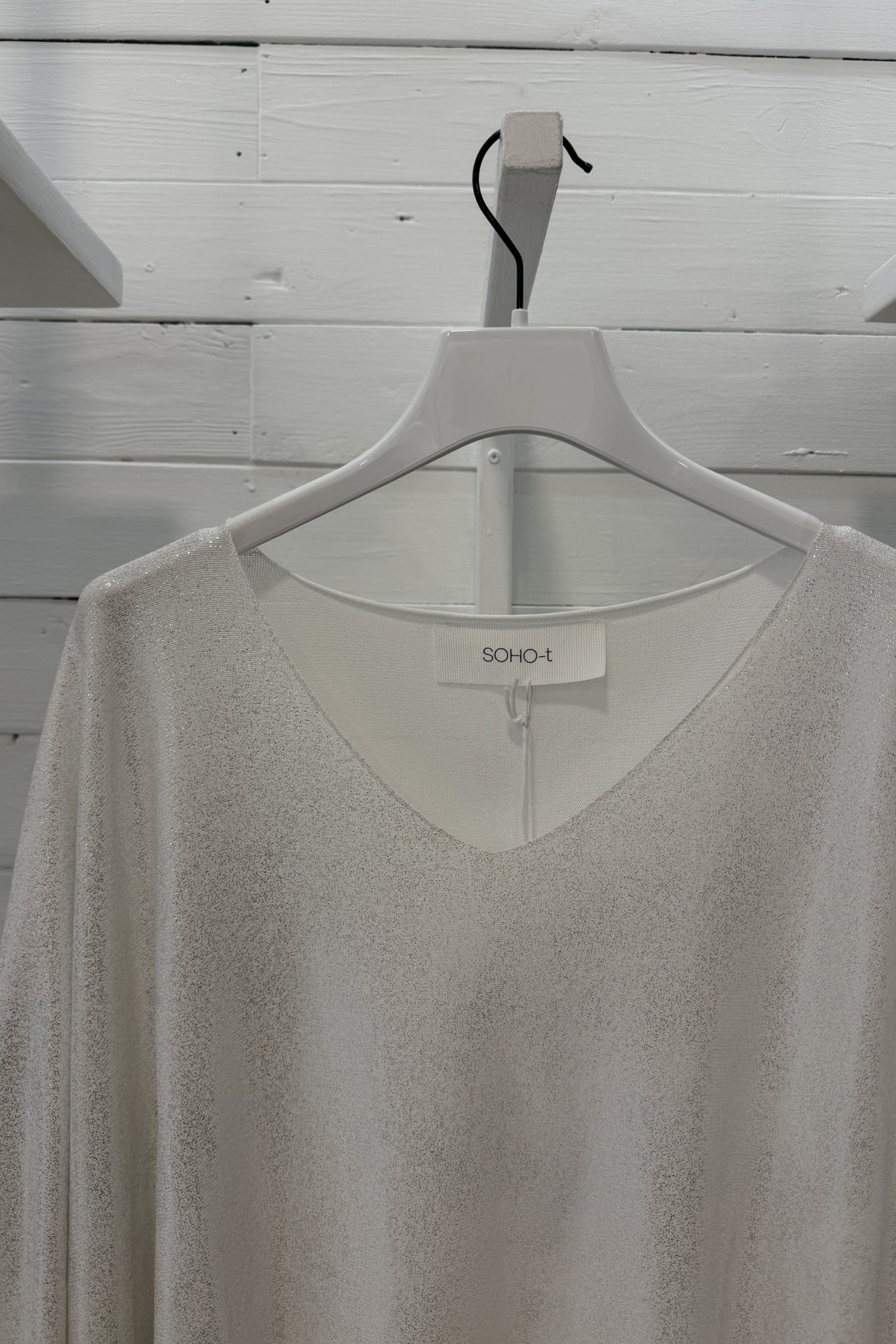 Maglia Oversize Laminata con Scollo a V