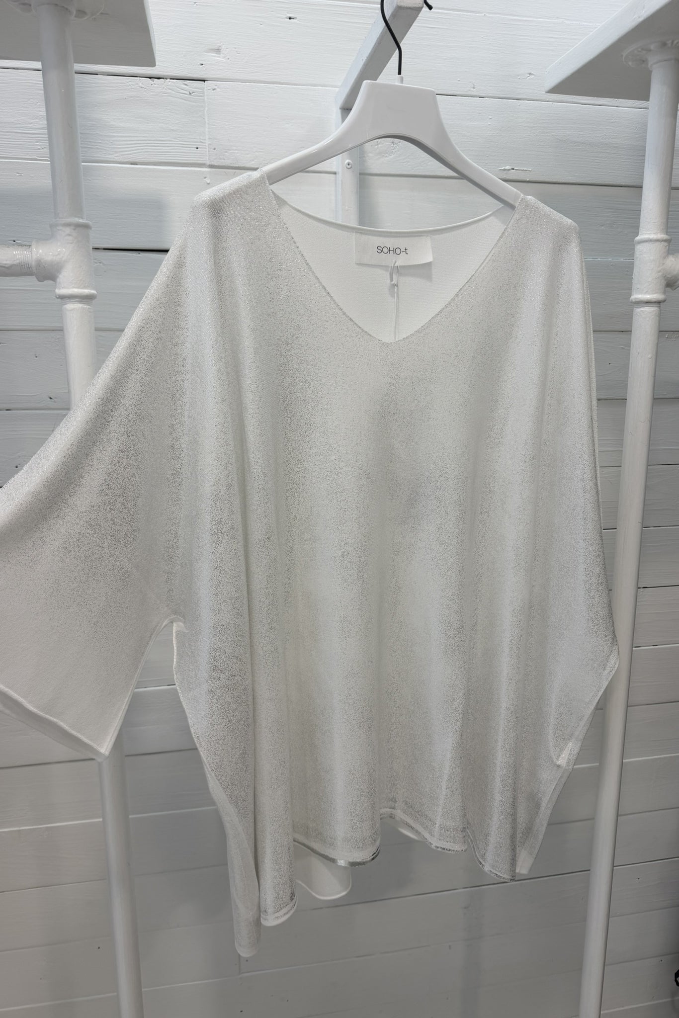 Maglia Oversize Laminata con Scollo a V