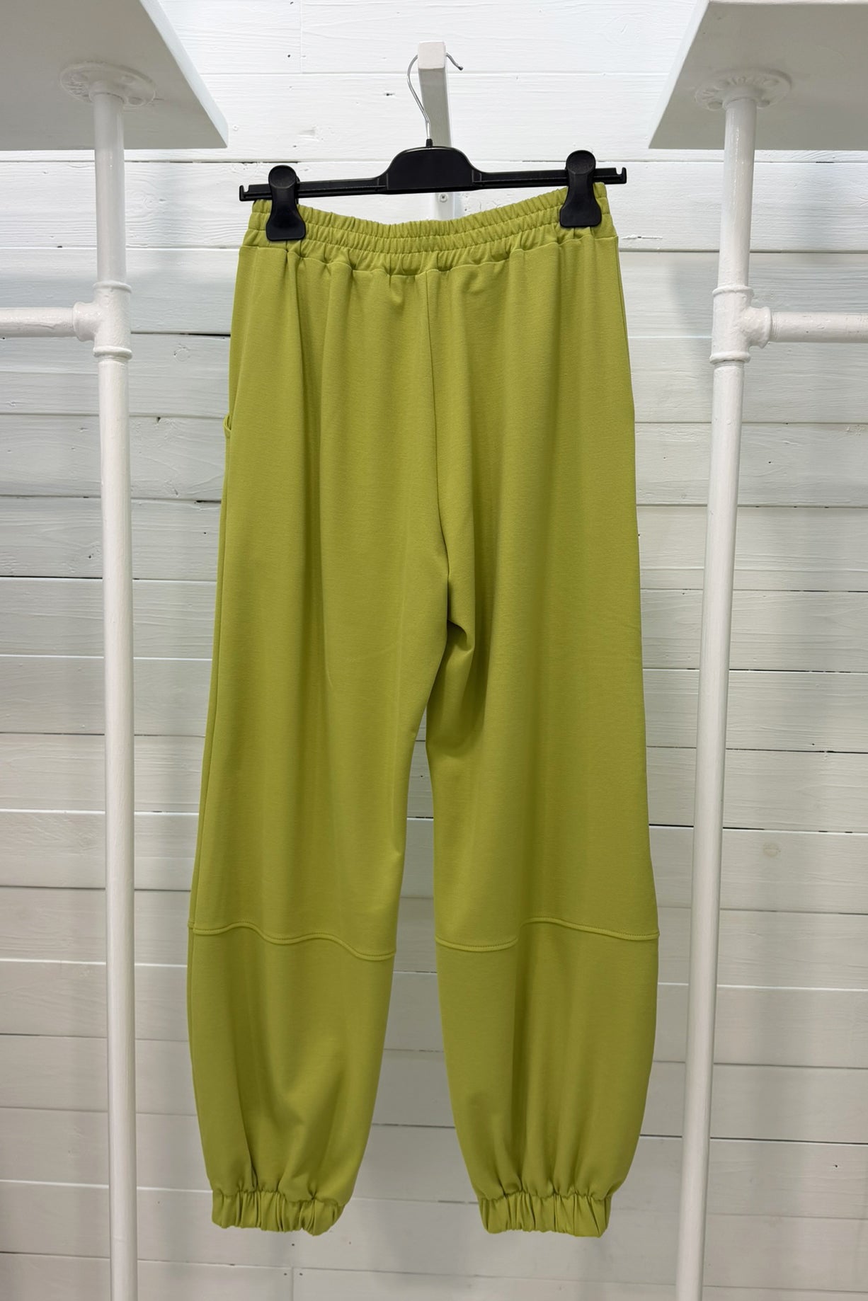 Pantalone jogger con fondo elasticizzato