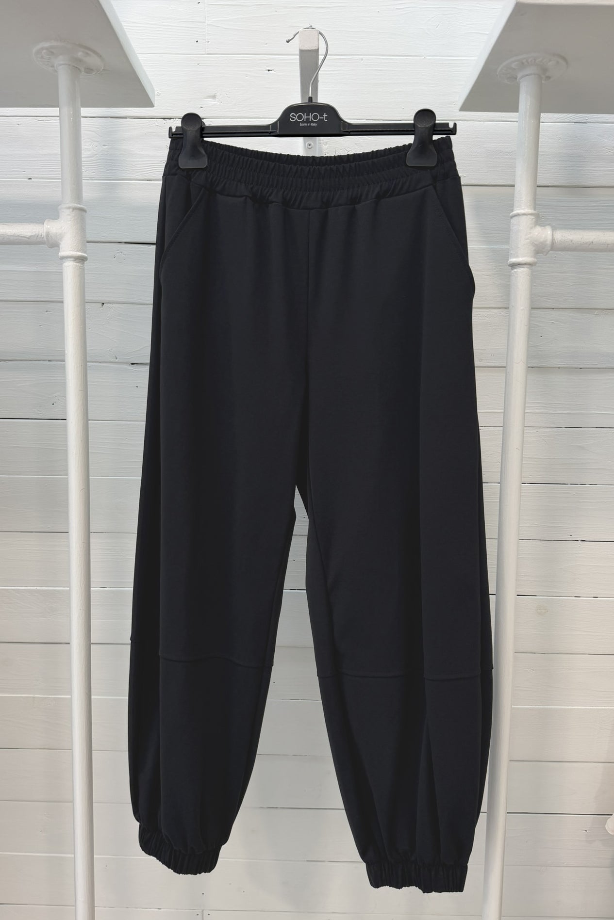 Pantalone jogger con fondo elasticizzato