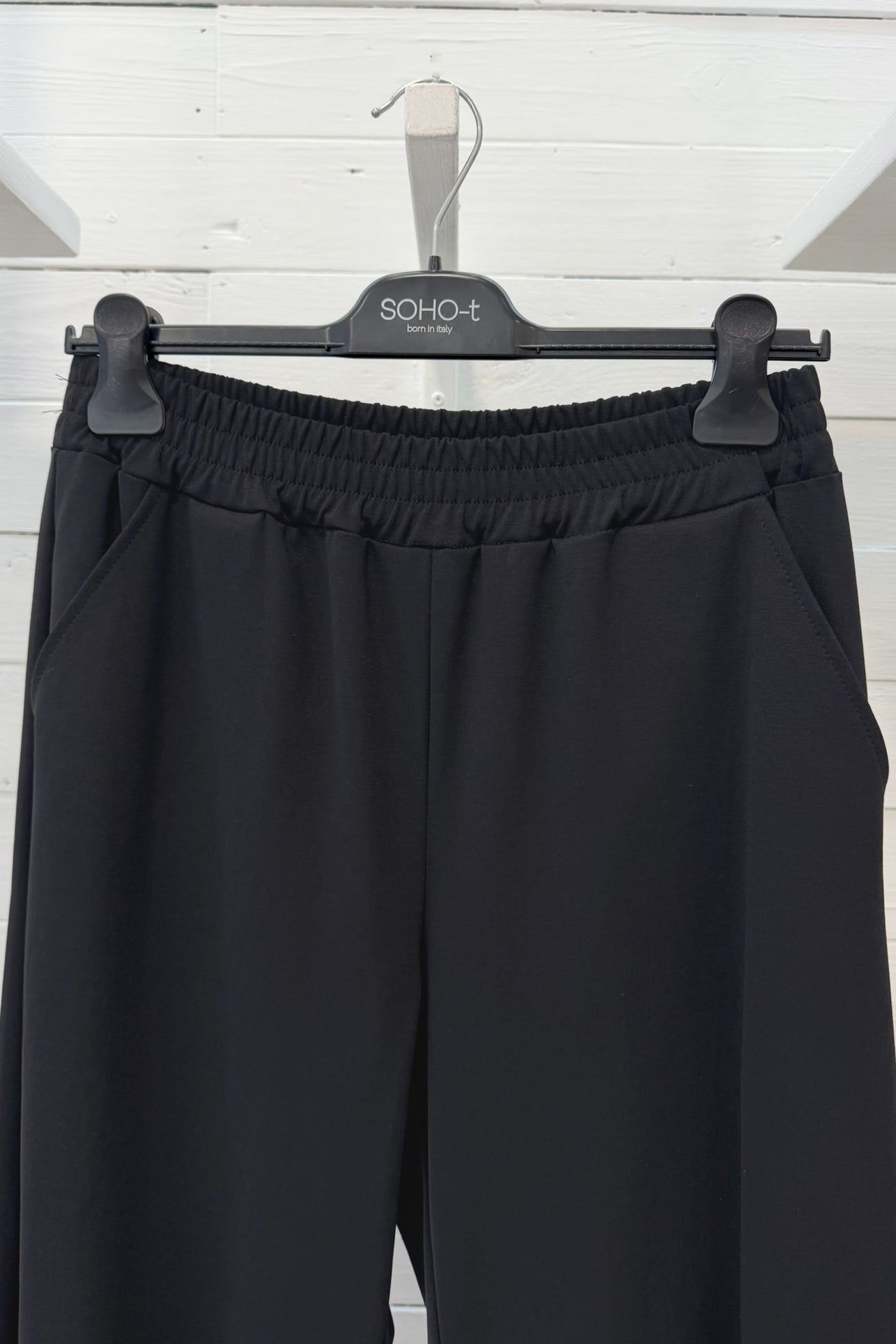 Pantalone jogger con fondo elasticizzato
