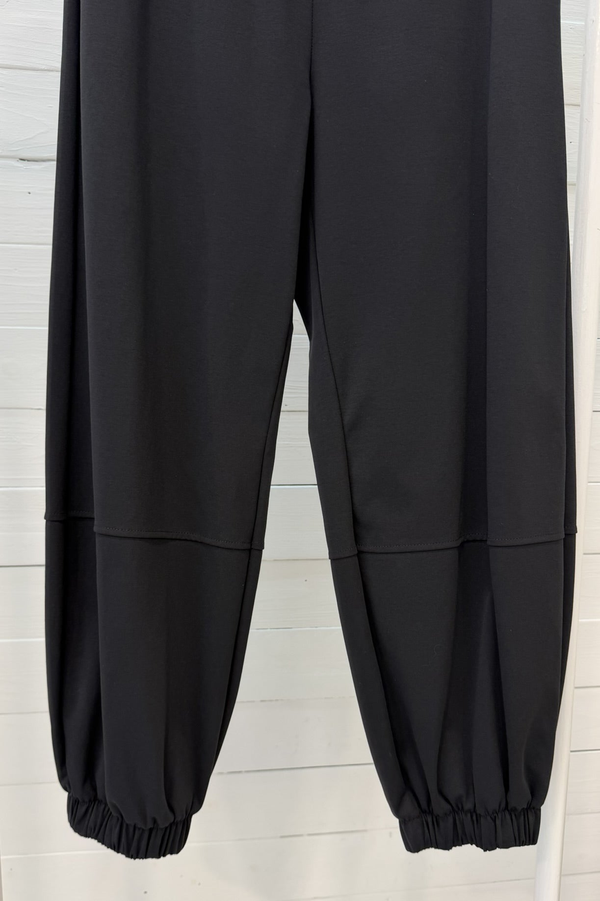 Pantalone jogger con fondo elasticizzato