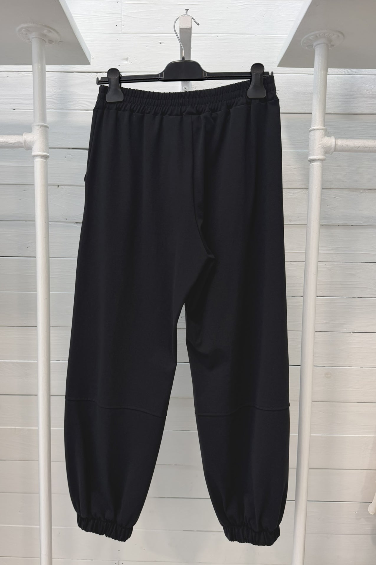 Pantalone jogger con fondo elasticizzato