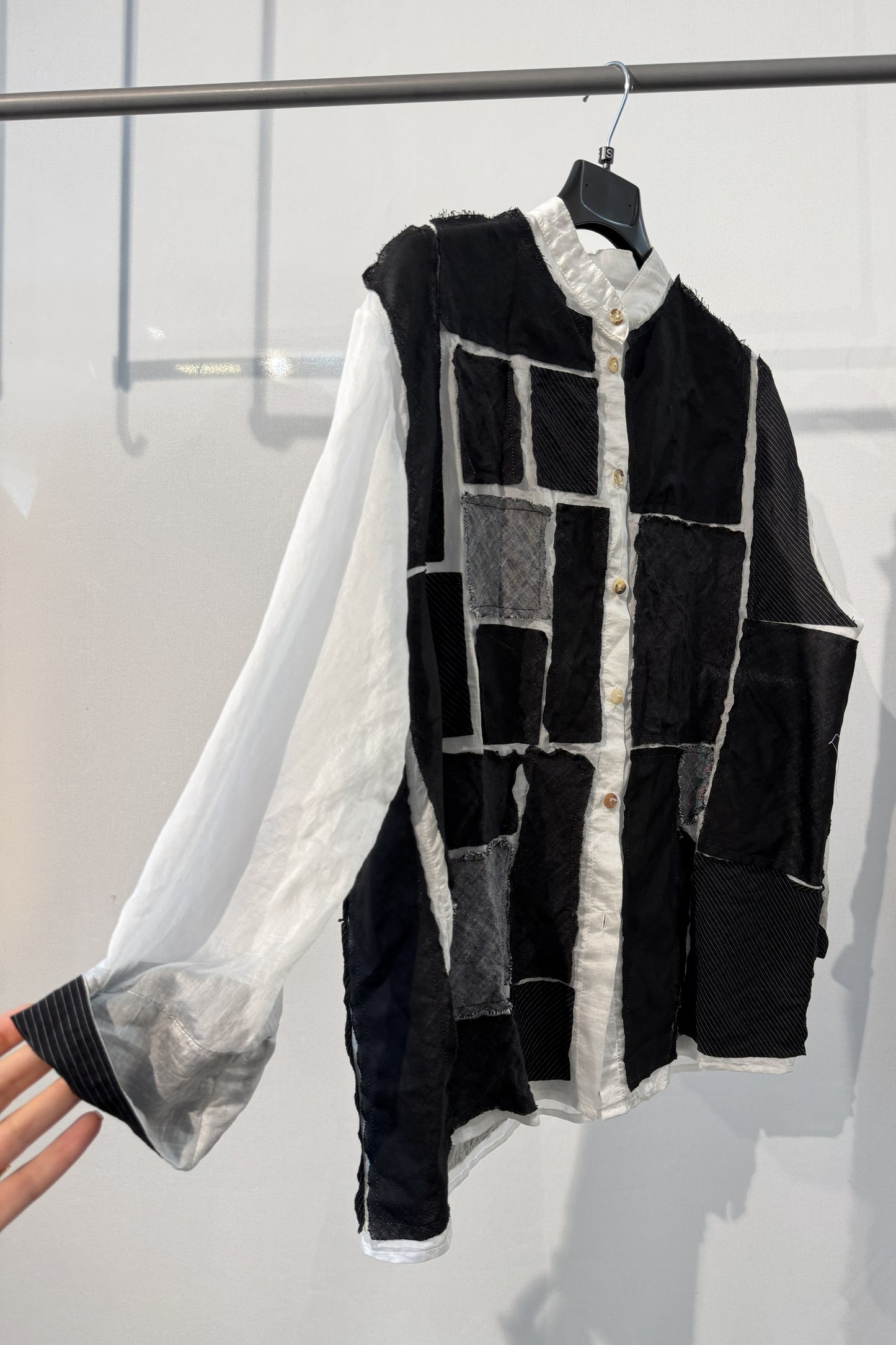 Casacca patchwork over bianco e nero