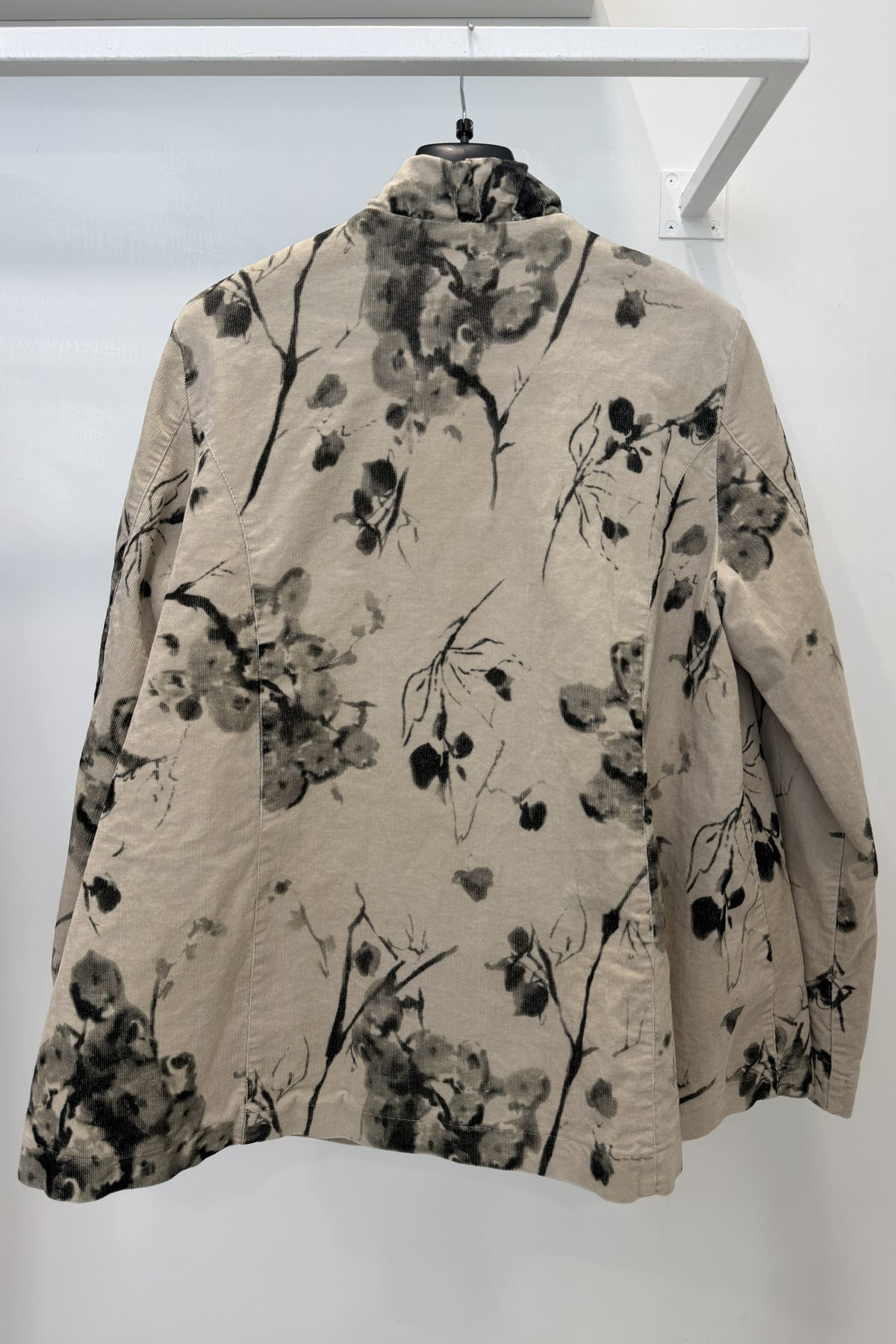 Giacca foderata con ricami floreali