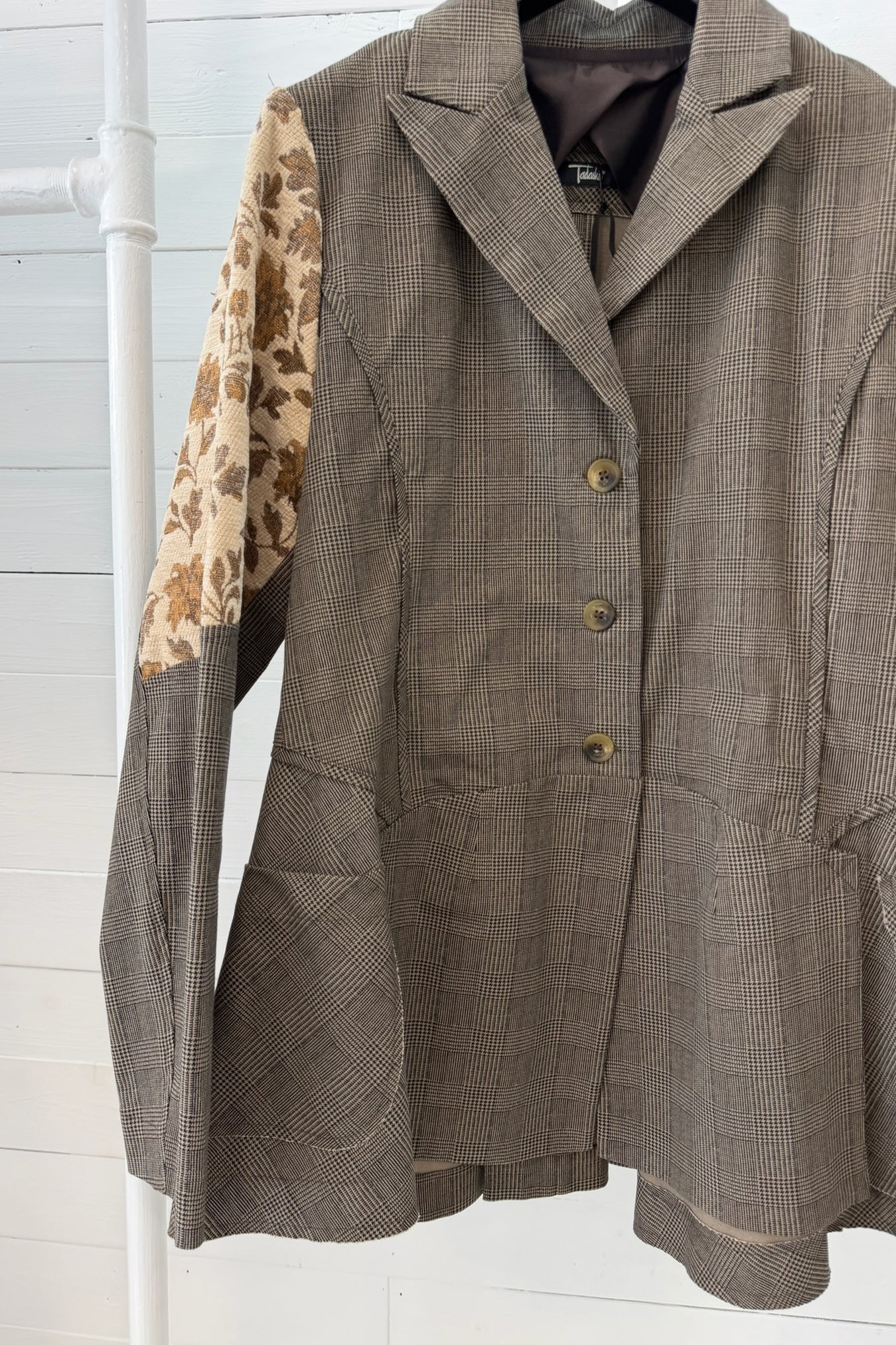 Giacca Patchwork con Inserti Floreali