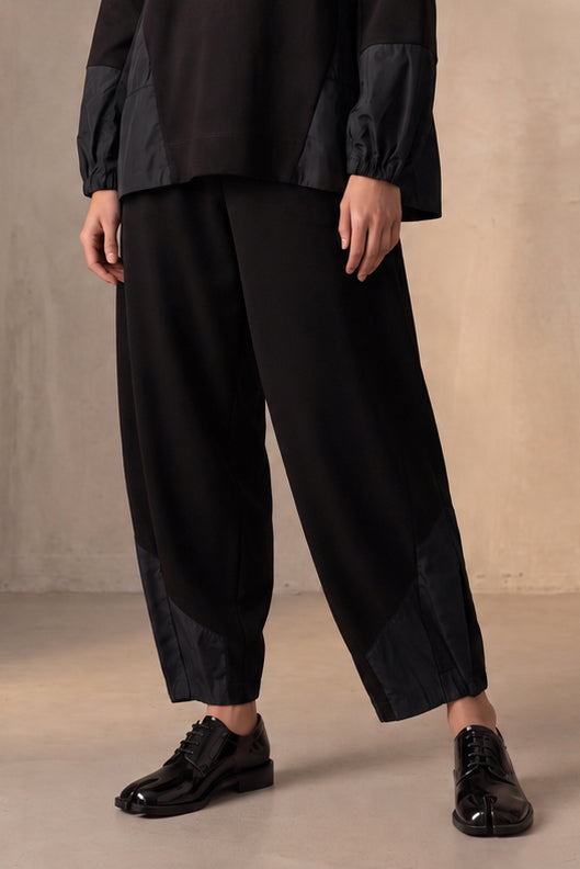 Pantalone con Inserti in Tessuto Tecnico