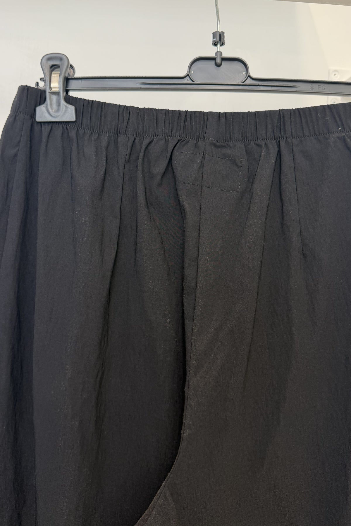Pantalone ovetto con vita elasticizzata