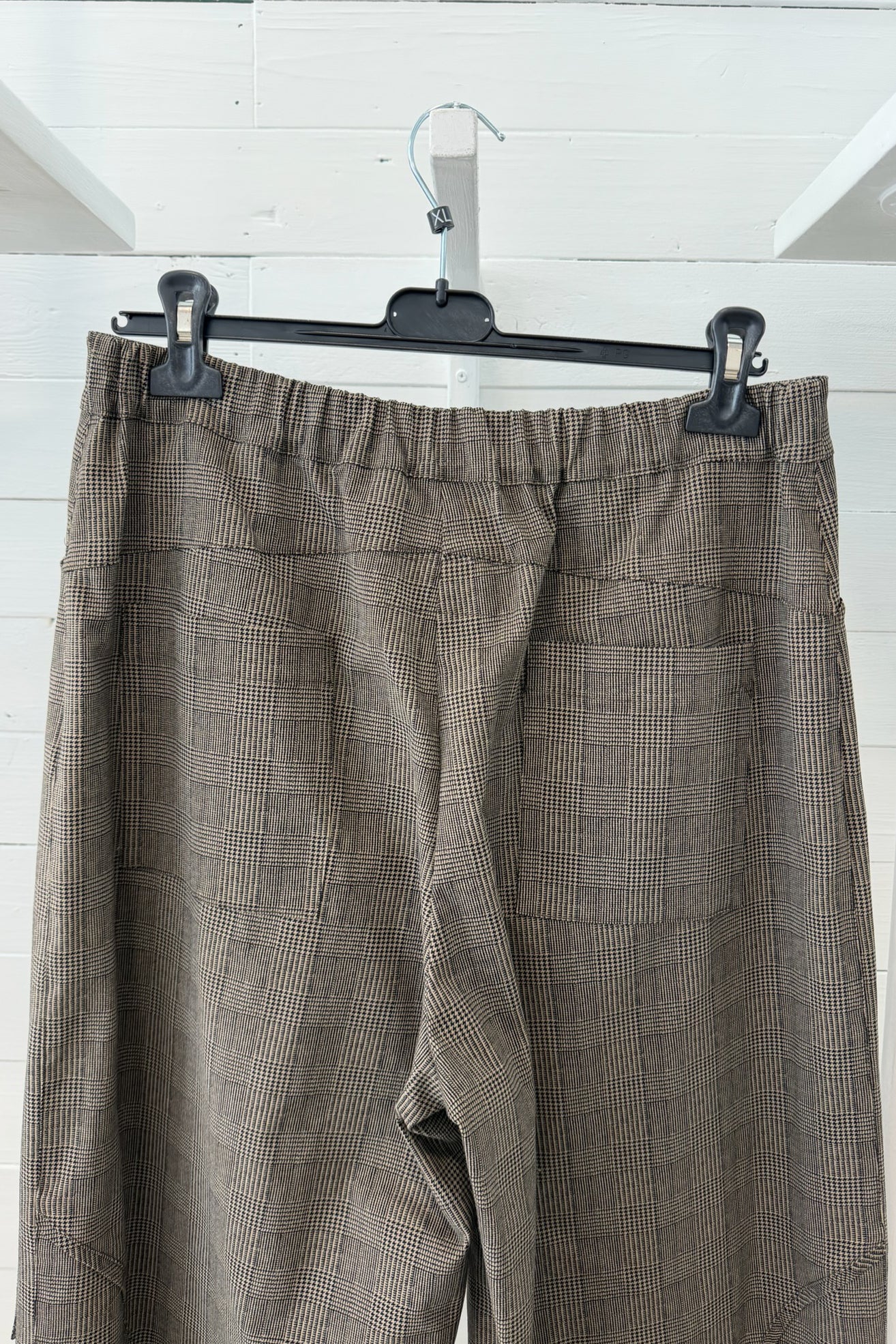 Pantalone a Quadri con Tasche Applicate