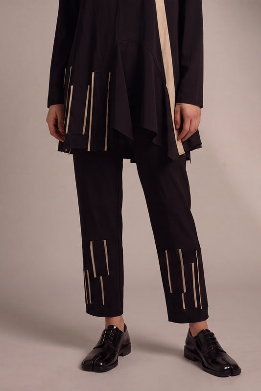 Pantaloni con Applicazioni Geometriche a Contrasto