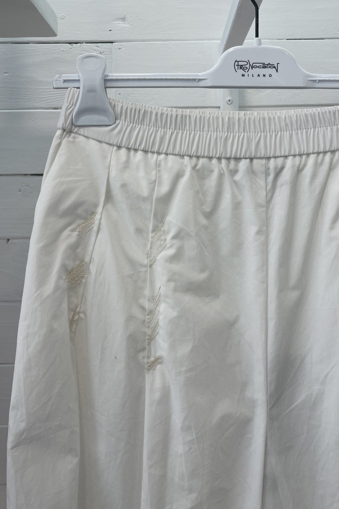 Pantalone ampio ricamato