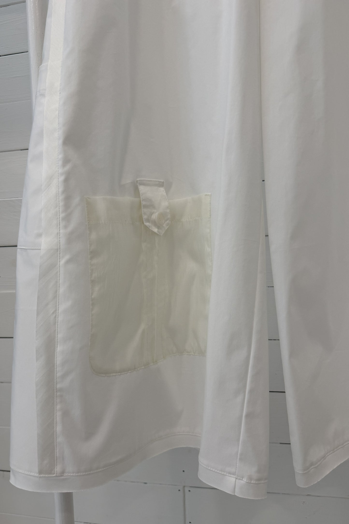Pantalone a gamba ampia con tasche applicate
