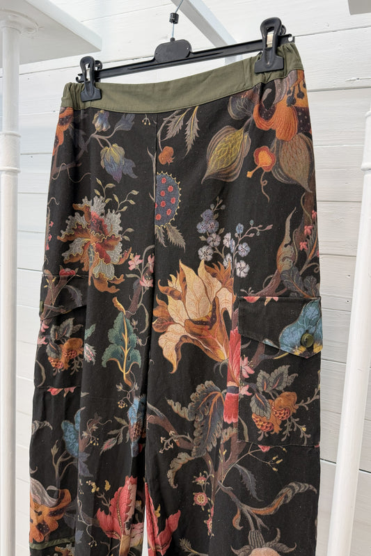 Pantalone a ovetto stampa floreale