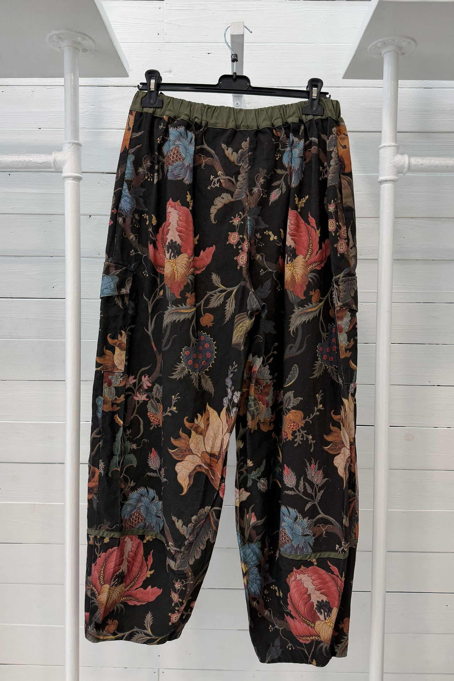 Pantalone a ovetto stampa floreale