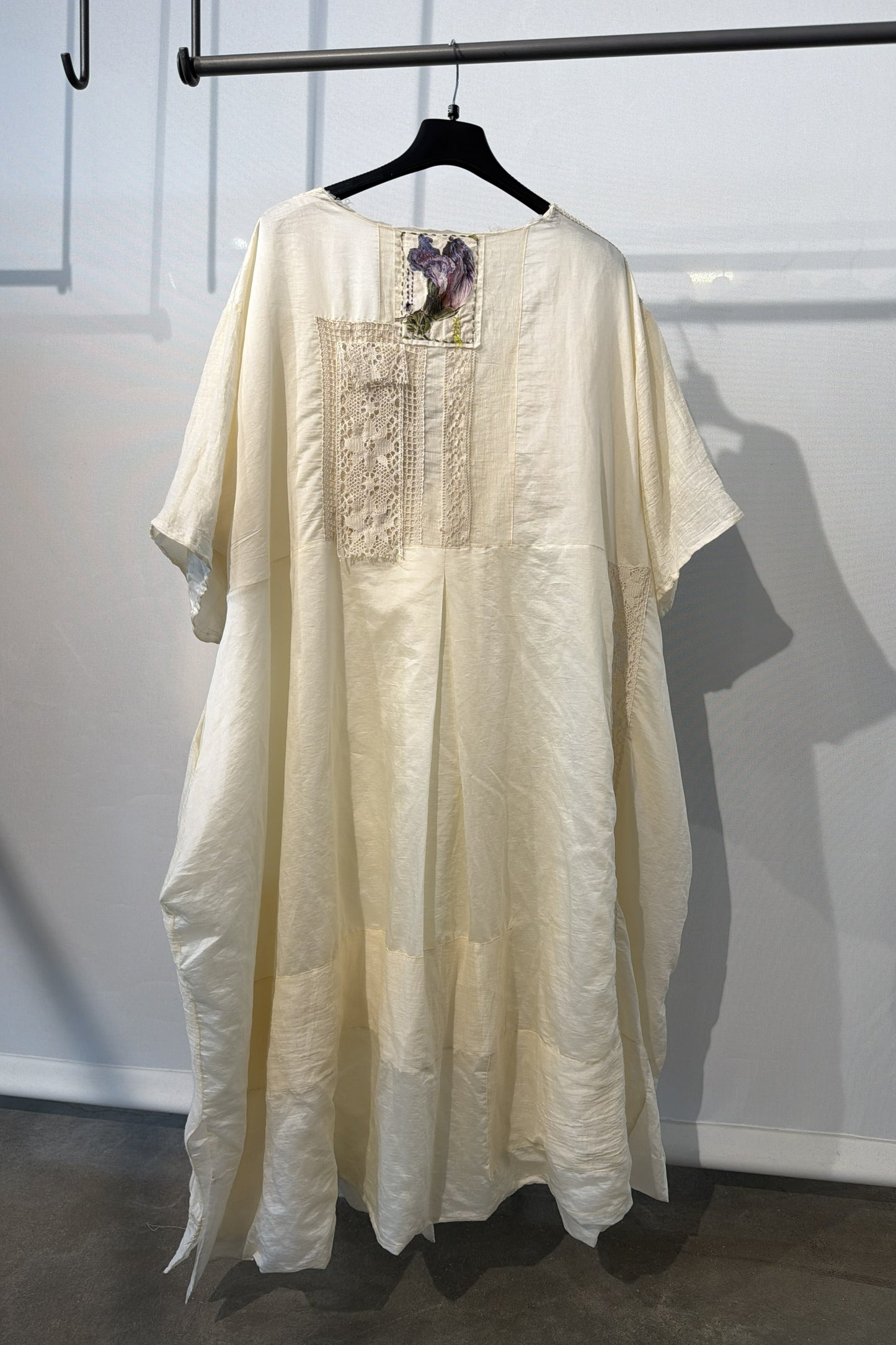 Spolverino con inserti e pizzo